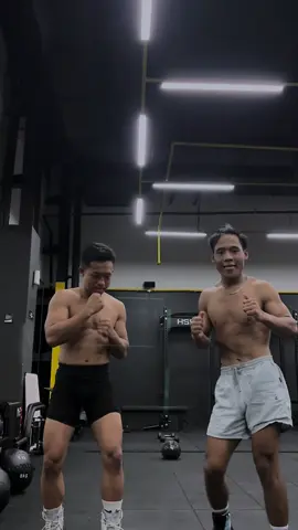 Bersama abangku @Paris Pernandes tetep goyangin untuk lawannya🤪 #edyboxing‼️🔥🔥 