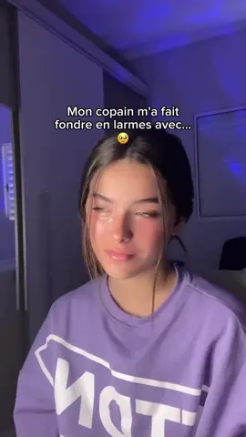 Émotion garantie avec ce cadeau unique et inoubliable ❤️ ✍ Personnalisez votre collier en gravant des prénoms, dates ou initiales. ⭐ Des milliers de cadeaux livrés et de femmes ravies, noté 4.7/5 sur Trustpilot. 🌹 Une vraie rose préservée pour durer 3 à 5 ans. 💍 Une large sélection de colliers, bagues, bracelets et boucles d’oreilles, personnalisés avec vos prénoms, dates, pierres de naissance ou initiales. → Cliquez sur le lien de notre boutique en visitant notre profil pour lui offrir un cadeau unique qu’elle n’oubliera jamais !