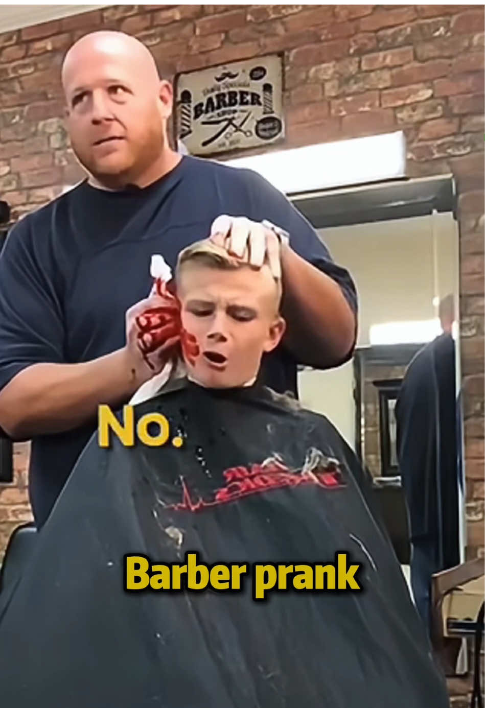 Observe their reactions during the haircut#funny #funnyvideos #usa🇺🇸 #makeyoulaugh #hahaha#prank #foryou