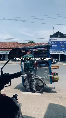 curiga abg ini pamannya stroll🤣 #astonmartinf1 #lancestroll #f1 #formula1 #f1indonesia 