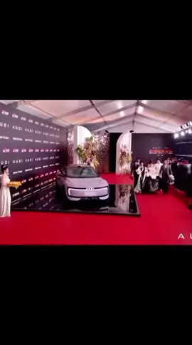 Acara konferensi Visi Weibo 2025,  team shuilongyin dah dateng ... Xige ganteng,, 🥰🥰🥰#luoyunxi #linyun #fangyilun #whispersoffate #shuilongyin 