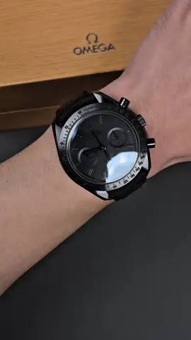 🖤 Omega Speedmaster Moonwatch: The Power of the Night The all-black ceramic case hides its sharp brilliance within the play of light and shadow. Every pulse of the chronograph honors precision and speed. The black nylon strap wraps smoothly around the wrist — understated yet commanding. This isn’t just a timepiece; it’s a belief carved in darkness. #LuxuryWatches #SwissWatch #Watch #LuxuryWatch #UnderstatedLuxury 