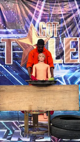 Oh my goodness 😱😱😱 No way the judges sensed that coming 😳😳😳#americangottalent #britainsgottalent #simoncowell #sofiavergara #sofia 