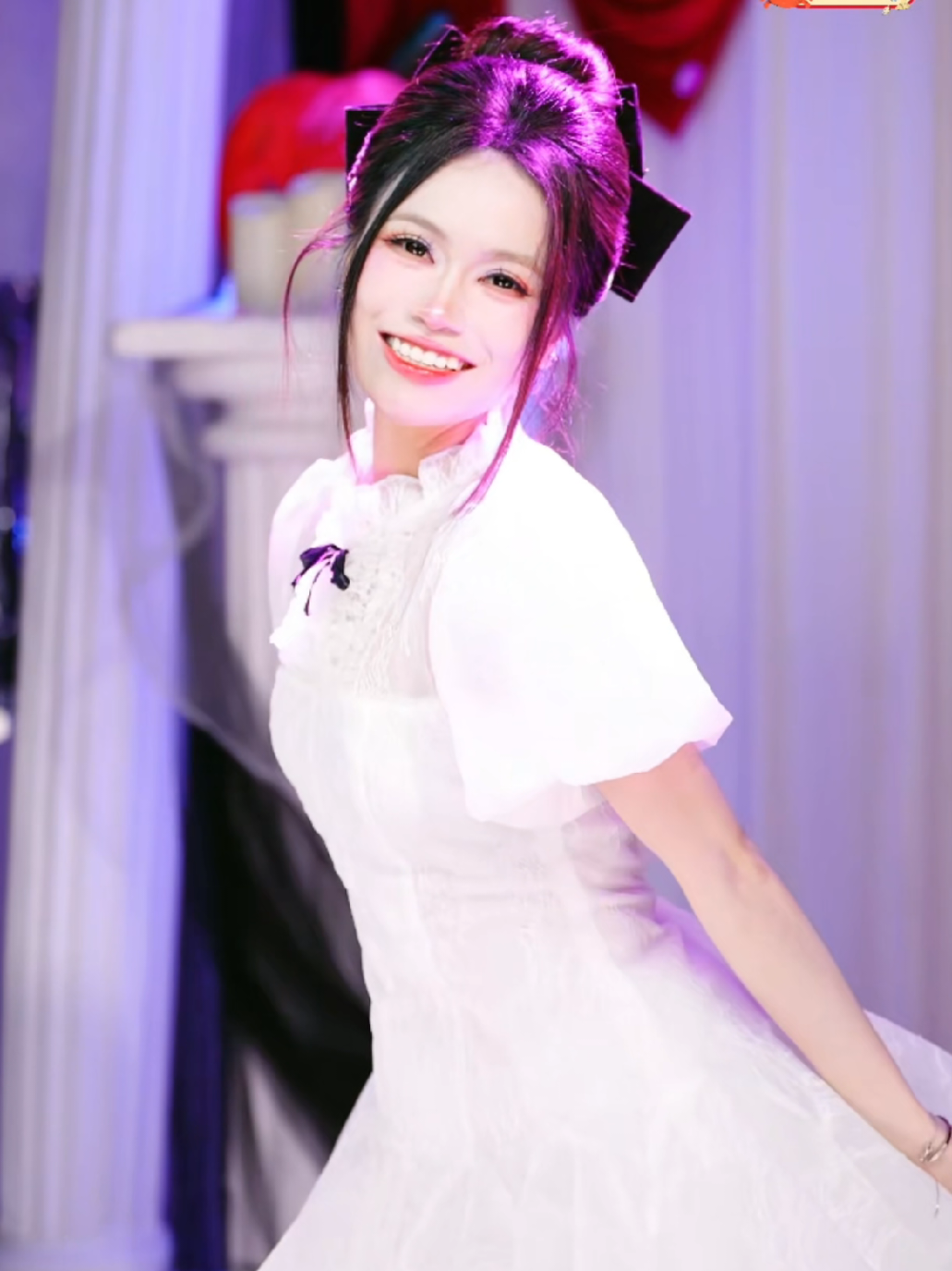 Isa càng ngày càng xinh í, thích cái 2 ăng ten và răng trắng tinh của bả. Cười lên duyên lắm. Nhân tiện thì Ía dùng bao nhiêu màu phấn mắt vậy, lên focus cam tui ngồi đếm màu thiệt 🤭 @V-WORLD 019 @Isa🕊 #isavworld019🕊️ #vworld019isa #isa019 #isavworld019 #isa🕊️ 