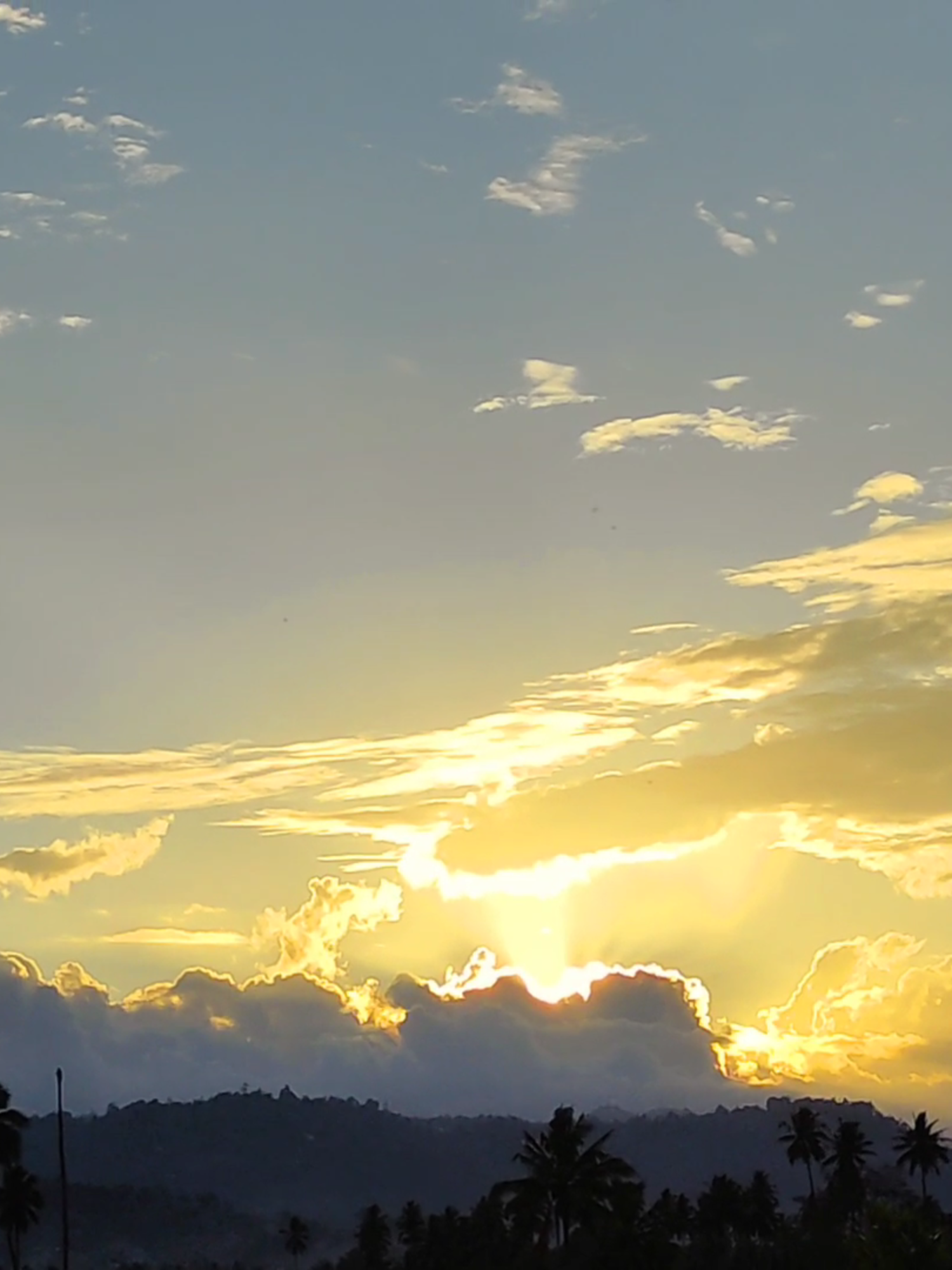 malah di gabung woy.. . . . . . #sunset #whereweare #multo #pocox3nfc #pocox7pro #colorgrading #fyp #masukberanda