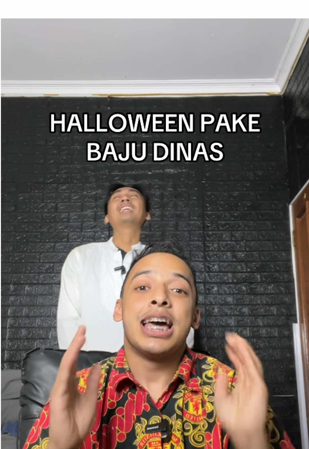 ya gapapa saya aja beli kok baju dinas