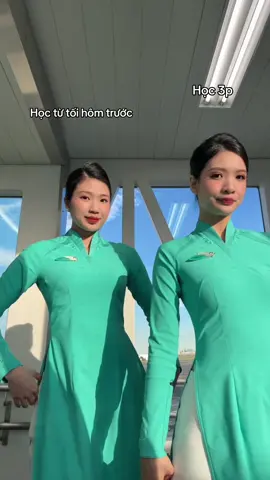 Trong lúc chờ khách lên máy bay chúng tôi làm gì? (Dc:@Thư Thor ᐢ. .ᐢ ) #trangkieeuf @Bò Hết Sữa 