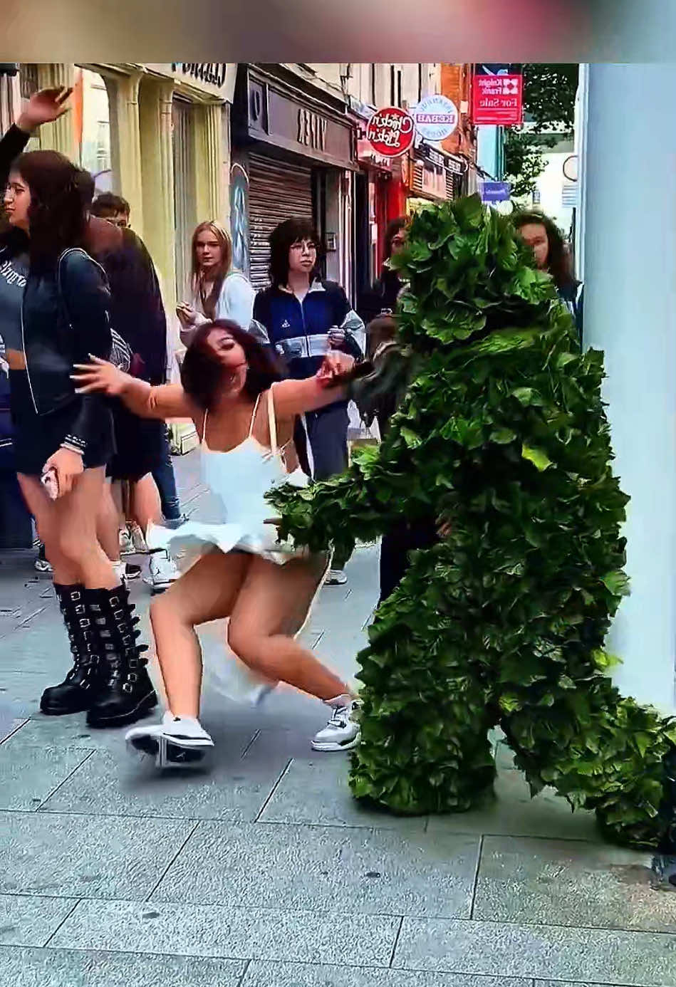 Bushman prank time #viralvideo #PublicReaction #ScaryPrank #bushmanpranks😃 #StreetPrank