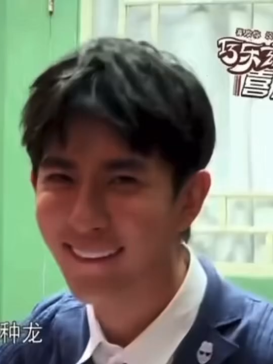 Anh nói có một câu mà nhỏ búp bê nín mỏ liền =))) #于朦胧 #vumonglung #yumenglong #alanyu