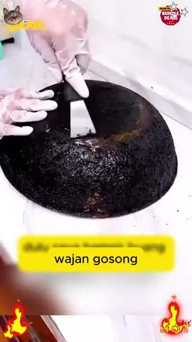 Dasar panci hitam pekat? Tenang, satu botol Glowhome bisa buat panci jadi seperti baru lagi!