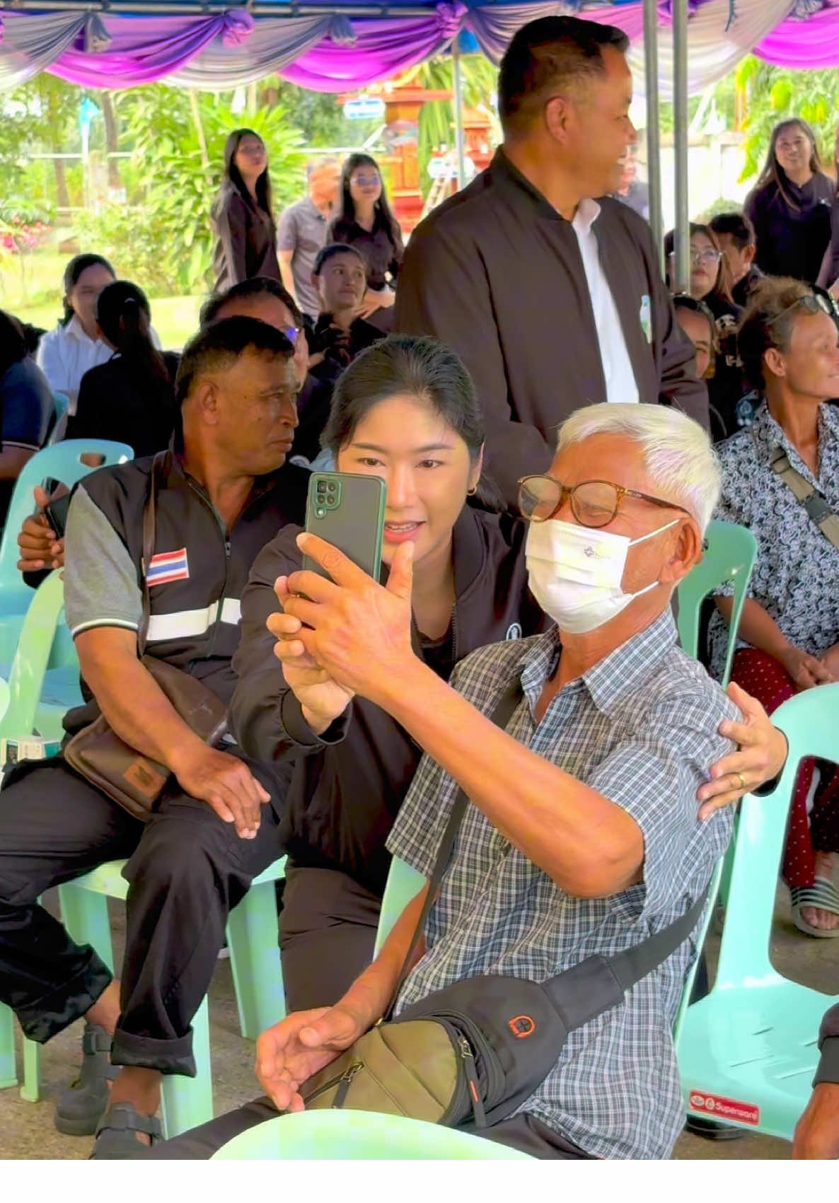 ลงพื้นที่ช่วยพี่น้องชาวบำเหน็จณรงค์ค่ะ ทำงานทุกวัน ทำด้วยใจค่ะ 🙏💙 #สุรีวรรณนาคาศัย #ปุ้ยทำได้ #นายกปุ้ย #ชัยภูมิ #CapCut 