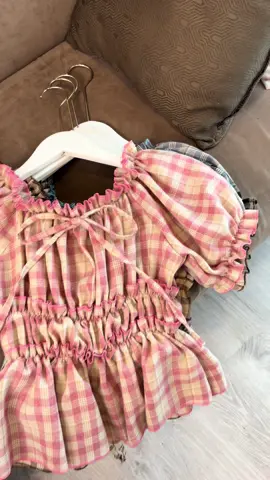 #เสื้อผ้าแฟชั่น #เสื้อผ้าผู้หญิง #เสื้อแขนตุ๊กตา #มี2ไซส์ 