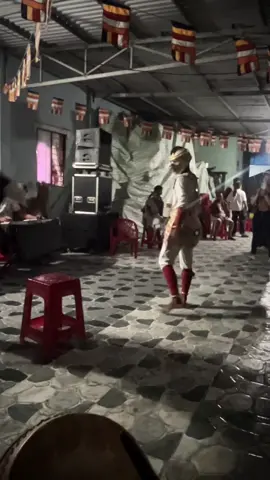 Vấp ngã ở đâu đứng dậy ở đó 🥰#niyakrom #cuolkhmer #viral #yakromkhmerkrom #xhtiktok 