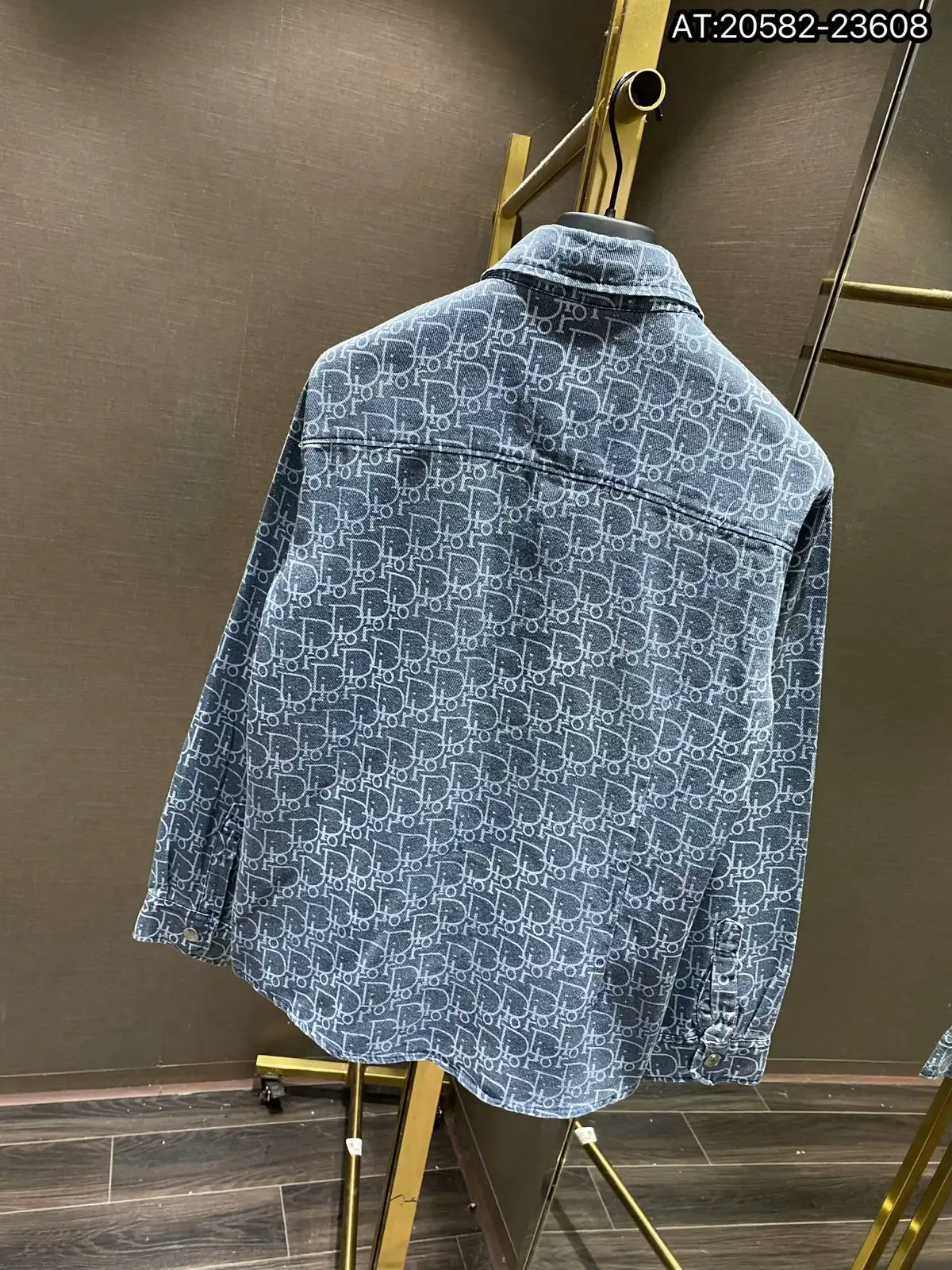 𝖇𝖗𝖆𝖓𝖉 : NEW mã mới DIOR bản sơ mi bò quảng châu siêu cấp hoạ tiết sang xịn thanh lịch đẹp keng luôn mời ae vào việc  𝖕𝖗𝖎𝖈𝖊 𝖆𝖓𝖉 𝖖𝖚𝖆𝖙𝖎𝖑𝖞 : new 2025   𝖘𝖎𝖟𝖊 : S / M / L / XL  🔥🔥🔥 𝕱𝖔𝖒 : 𝕯𝖆́𝖓𝖌 𝖈𝖍𝖚𝖆̂̉𝖓 𝖘𝖕𝖋  𝖉𝖊𝖙𝖆𝖎𝖑𝖘 : ảnh bên e tự chụp 100% ‼️ bên e nhận sản xuất theo yêu cầu theo mẫu từ 40 chiếc  a chị đặt inbox riêng e nhé! #donam #donamdep #quannam #ib #ao 