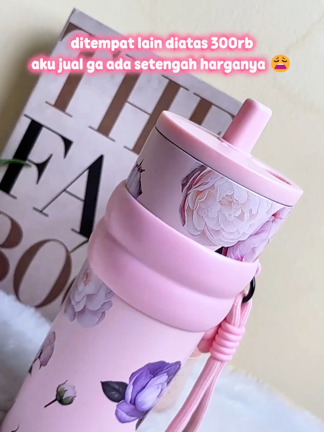 tumbler ini di tempat lain harganya bisa sampe 300rb lebih loh 😱 tapi aku jual ga sampe setengah nya 😝 langsung check out ! #tumbler #tumbleraesthetic #tumblermewah #tumblerfashion #termos #tumblertahanpanas #termosportable #tumblerlucu #tumblersoftiktok #fashiontiktok #tumblersport #tumblerolahraga #tumblermurah #tumblerviral #tumblertahandingin #tumblerterlaris #promospecial #promoambyar #fypシ゚ #fyp