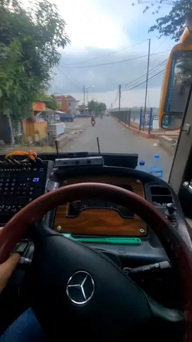 ayo ayo bund yang mau awet muda 🤣 #mediumlong39seat #driverpariwisata #buspariwisataindonesia #12not #12notbasuri 