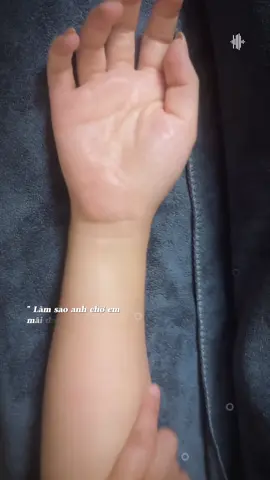 HỘI CHỨNG ỐNG CỔ TAY- BẠN ĐÃ GẶP CHƯA? - Tê tay và hội chứng ống cổ tay là những vấn đề thường gặp liên quan đến thần kinh và cơ xương khớp. - Điều trị đông y có thể giúp cải thiện triệu chứng lên đến 80% và hỗ trợ quá trình hồi phục, nhưng hiệu quả có thế khác nhau tùy thuộc vào tình trạng cụ thể của mỗi người … ib #massager #spacaugiay #thưgiãn #goidauduongsinh #camon 