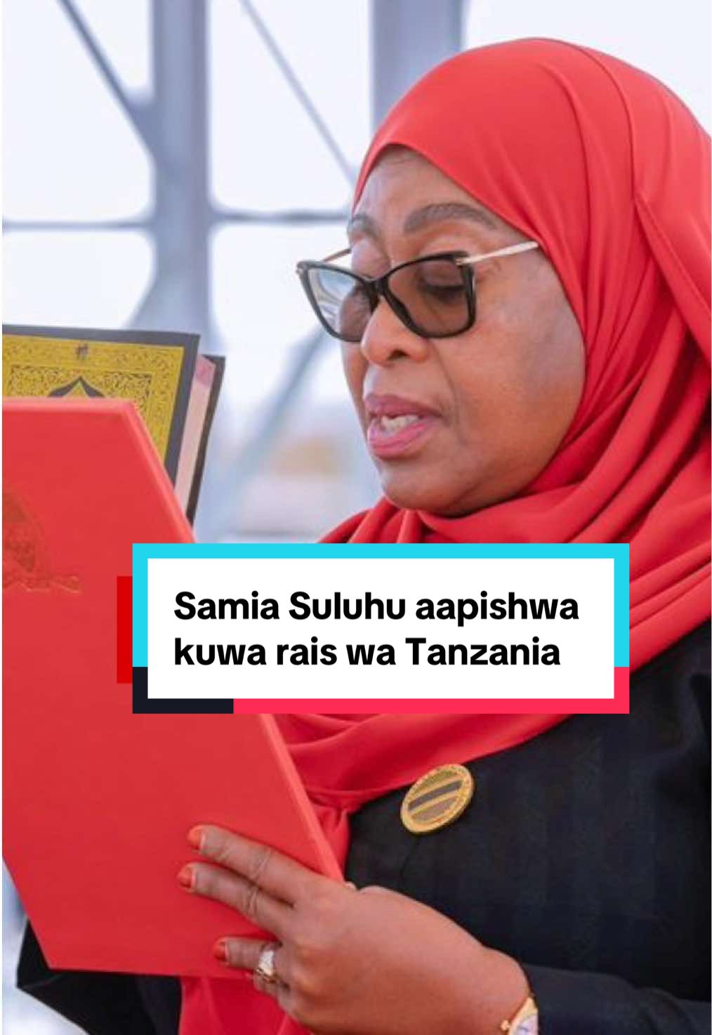 Rais wa Tanzania Samia Suluhu Hassan amepishwa kwa muhula wa pili chini ya ulinzi mkali, kufuatia uchaguzi uliokumbwa na ghasia na kupingwa na upinzani. - Hafla ya uapisho wake huo zinafanyika katika uwanja wa kijeshi katika mji mkuu wa Dodoma. Samia alitangazwa mshindi Jumamosi kwa asilimia 98 ya kura matokeo ambayo yamepingwa na chama kikuu cha upinzani CHADEMA. - - - #uchaguzi2025 #bbcswahili #tanzania #maandamano 
