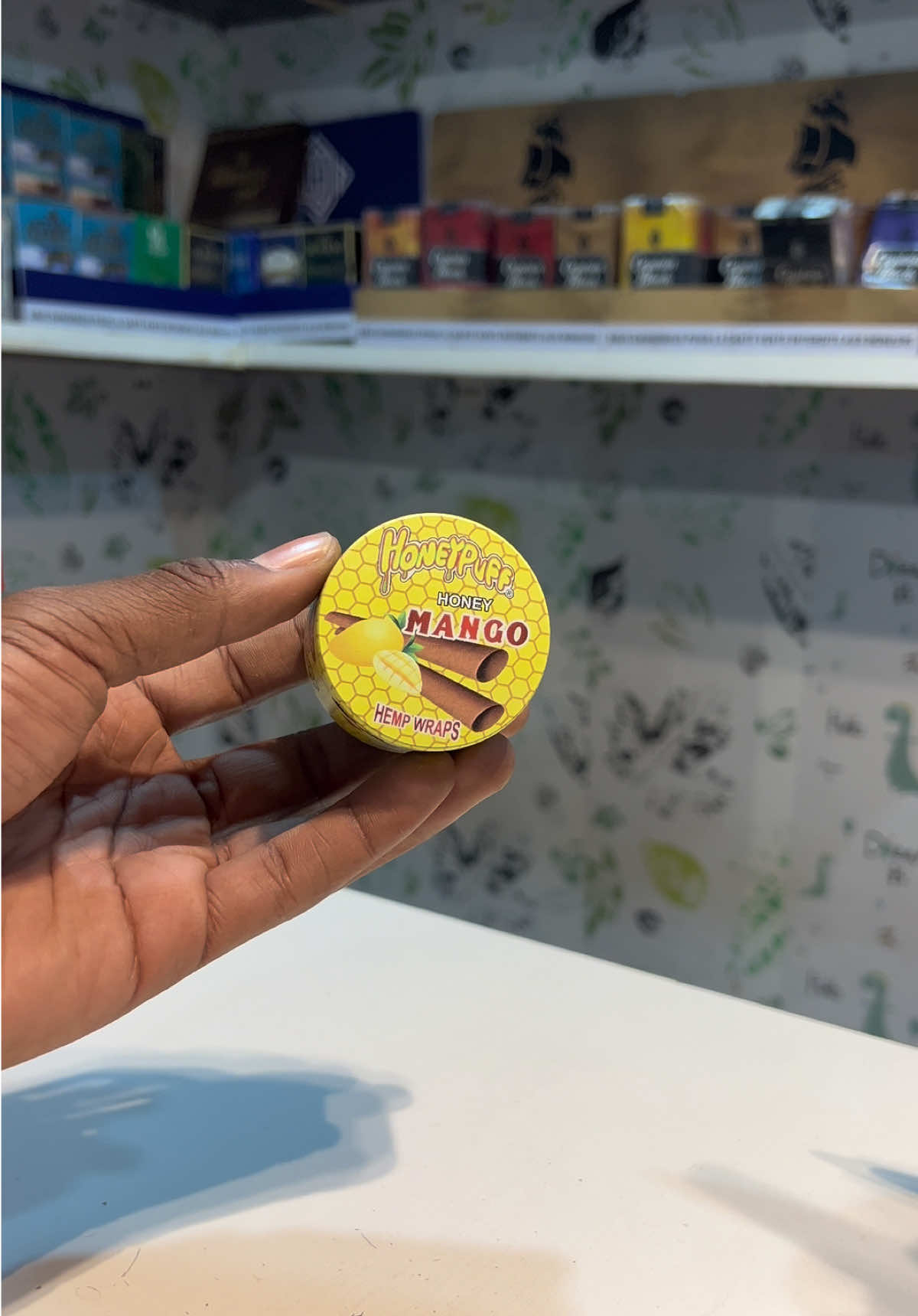 Un modèle qui fait parler sans faire de bruit 😌 Custom, élégant & toujours prêt. Ambiance premium avec une touche perso 💫 #abidjan225🇨🇮 #accessoireutile #Lifestyle #accessoiresfumeurs 