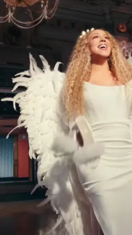 elle est déjà de retour !! #christmas #fyp #foryoupage❤️❤️ #trends #pourtoii 