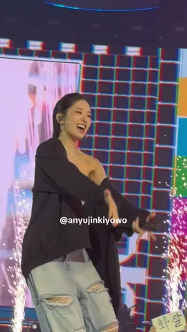 251101 show what i am🩷🍀 ゆじんアンコール楽しそうだった🎶😍 #ive #anyujin #아이브 #유진 #안유진