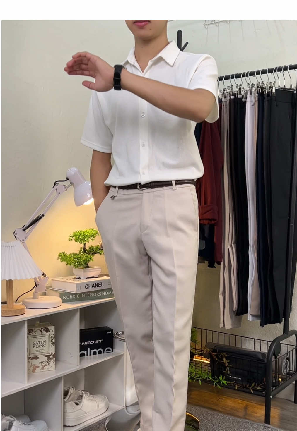 nyaman banget dipake seharian #outfitcowok #outfitpria #kemejapria 