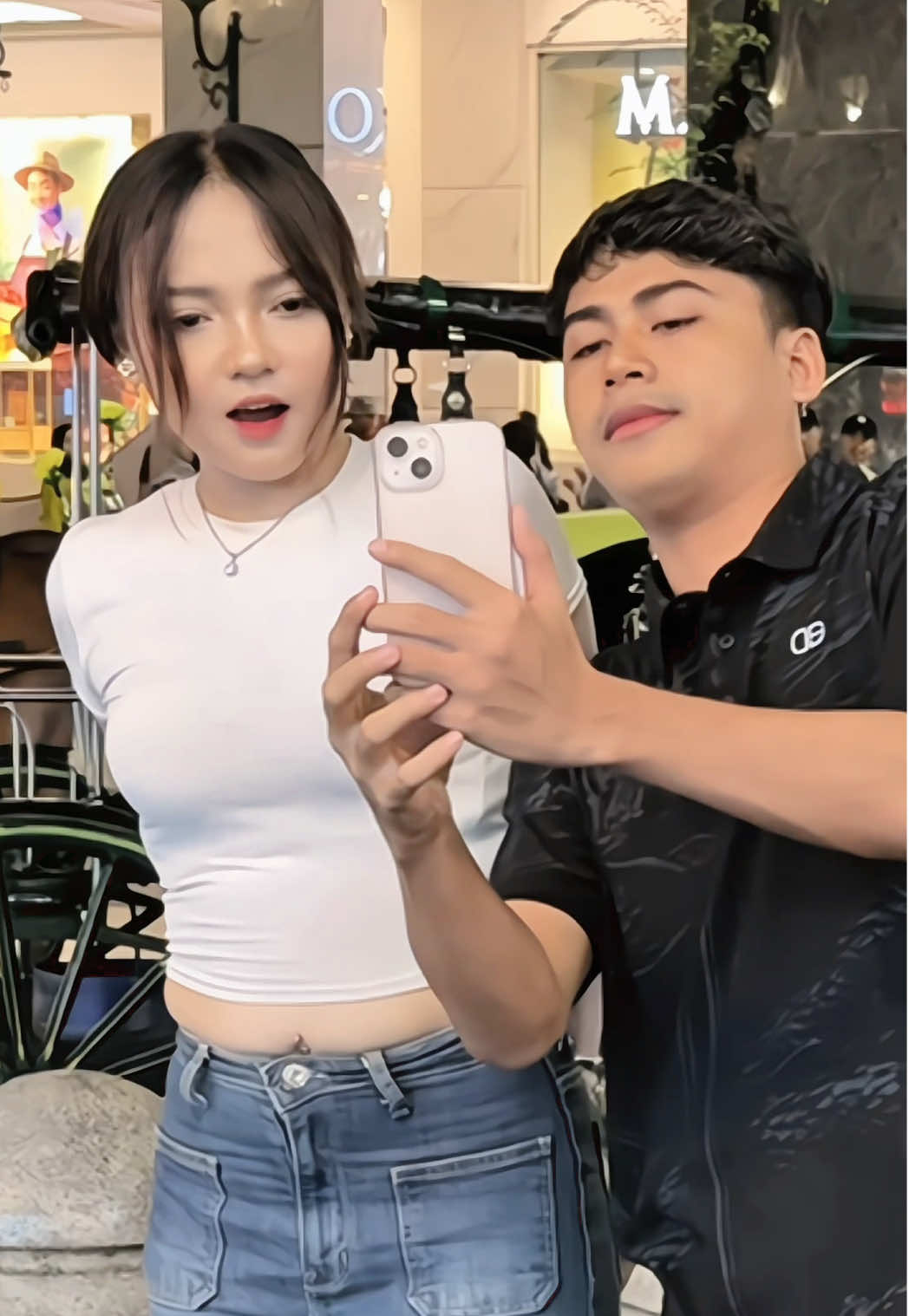 handcuff prank girls #fyp #fypシ゚ #handcuffs #gunturprank #foryoupage 