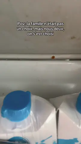 Afficher des vidéos avec vos meilleurs amis pour leurs dire que cette famille là vous l’avez choisi ❤️