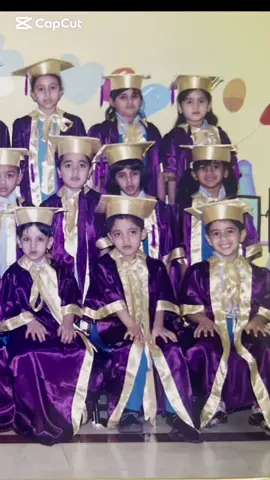 روضة الغد للأطفال عام 2007–2008م ابتسامات بريئة وذكريات لا تُنسى من أيام الطفولة الجميلة 🌸 صاحبة الصورة تسأل: وينكم يا أصدقاء الغد؟ 💫 كبرنا وتغيّرت الملامح، لكن الذكريات ما زالت تنبض في القلب ❤️ 📜 منصة قلب دولة الإمارات توثق إنجازات الأولين من أبناء الوطن والمقيمين الأوفياء، عرفانًا بجهودهم في بناء مسيرة الاتحاد، وحفاظًا على ذاكرة الإمارات للأجيال القادمة 🇦🇪 #قلب_أبوظبي #ذكريات_الروضات #روضة_الغد #ذكريات_الطفولة #أبوظبي   