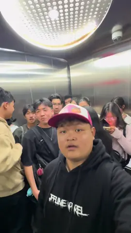 kau jule jule pandangan #uratmaluputus #liftprank #oranggilamahbebas 