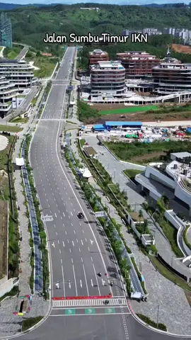 Seperti ini kondisi terkini Jalan Sumbu Timur dikawasan Kemenko IKN. #ikn #jalansumbutimur #kemenko 