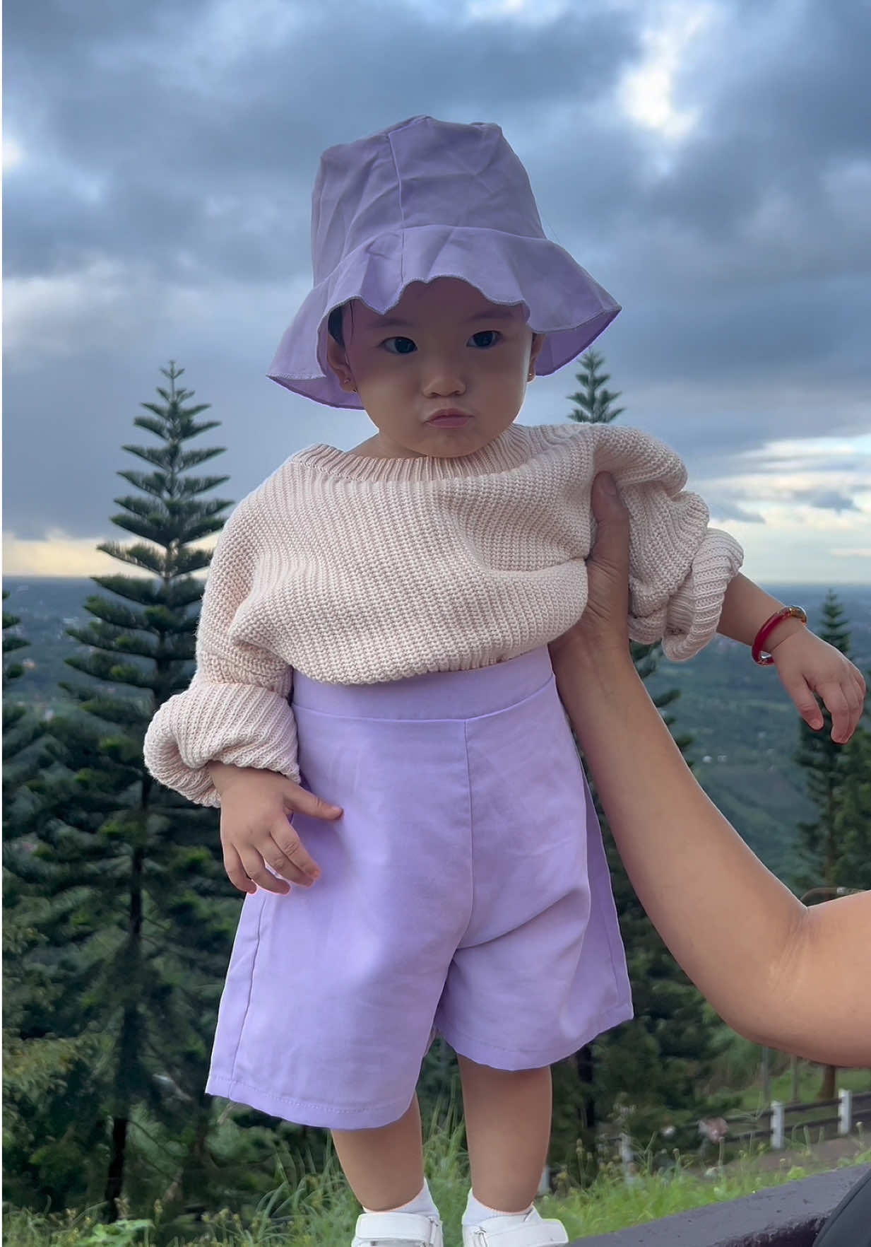 It’s Christmas szn na and malamig na rin ang simoy ng hangin, kaya naman our babies need this sweaterrr talaga! 💯💜 #sweaterforbaby #sweaterforkids #sweaterrecos #momfinds 