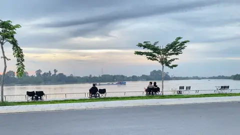 Em còn 1 khách cô đơn. Ai đến ngồi chung được hông😞#emticicapho #caphebienhoa #view #mtc 