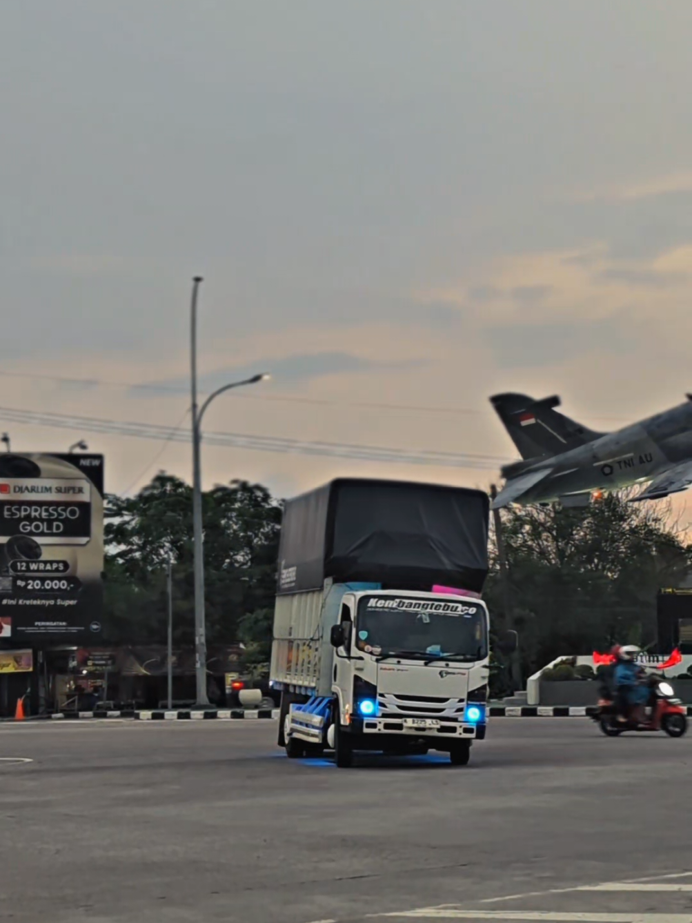 bukan siapa-siapa tapi di pantau dimana-mana🤫