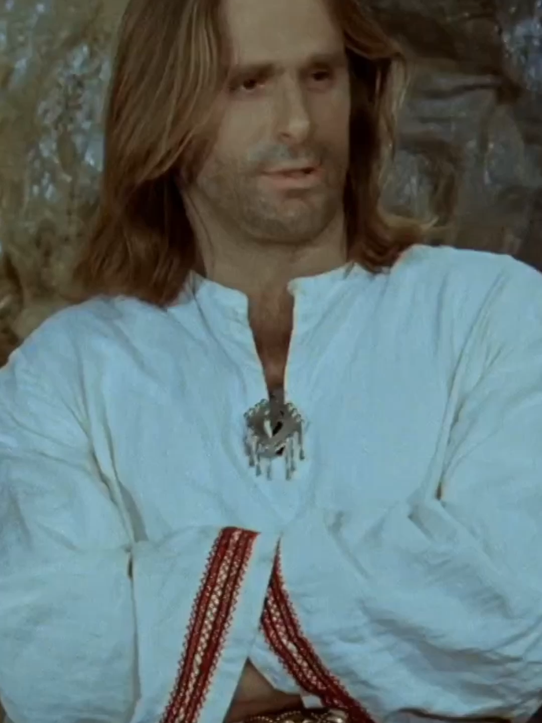 🌄 „Janosik”  za darmo w TVP VOD! 🏹 Śledź przygody słynnego karpackiego zbójnika Janosika i jego kompanii, walczących w obronie uciskanych chłopów.