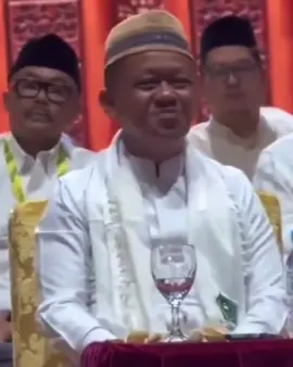 Siapapun yang ketemu Kakanda Bahlil (meskipun cuma semenit) pasti langsung klepek2. Lihat saja senyumannya. 👀 Pantas saja gus Iqdam memuji kakanda sampai setinggi langit. #dumdum #bahlillahadalia #gusiqdammuhammad #gusiqdam #fyp 