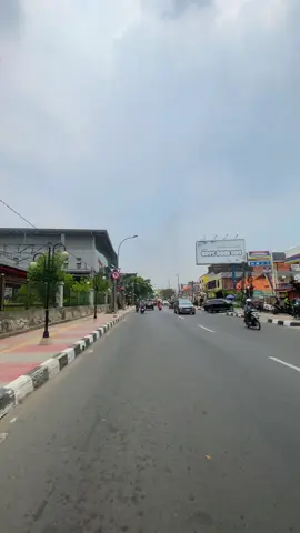 Nih yang reques📍Stasiun Bekasi,siapa nih yang kalo pulkam naik disini?pasti banyak cerita disini#bekasi #cikarang #stasiunbekasi #bekasihits 