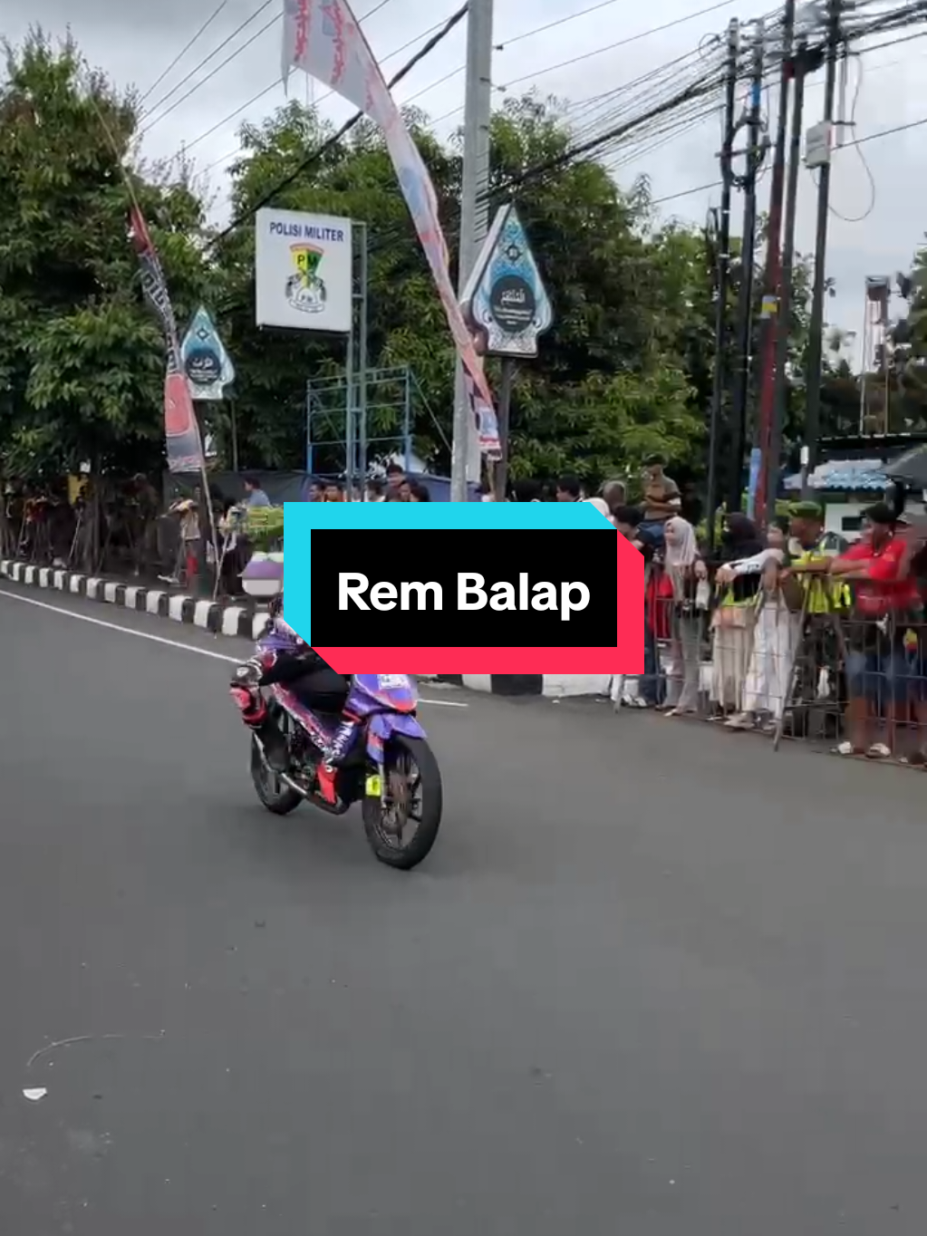 Habis ngebut langsung hardbrake, kira-kira skill atau perangkat remnya ya? #roadracepurworejo #manahadaproadrace 