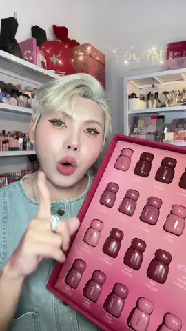 Trả lời @Nghĩa | một lít son Son tint bóng sold out sau ngày đầu mở bán, đứt hàng 2 tháng nay giờ mới có lại á, nhanh cái tay lẹ cái chân lên #fwee #fweerosetint 