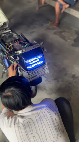 cekkk krinjing kining ya bosku klo mau samaan stoplampnya#promomakanharian #stoplamprunning #stoplamprunning #slimframe #lazyled 