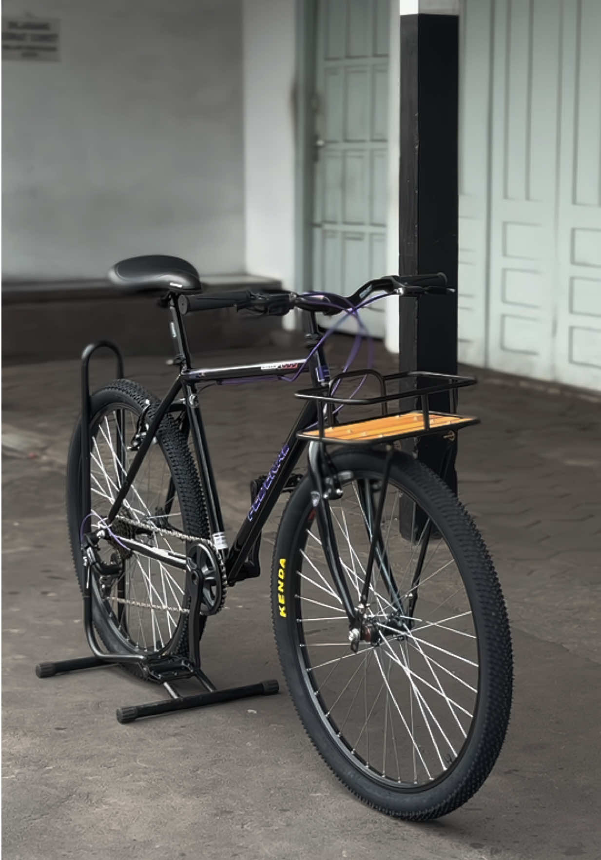 Black x Violet🖤😈 Order by Mr. S***** Madiun 📲Informasi dan pemesanan via WA 082232748285  📍Jalan Letkol Subadri No.74 Sleman • #demam26 #tokosepedajogja #raihanbikeshop #raihanbikeshopjogja #commuterbike    