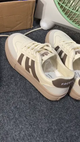 sneakers cewek trendy remaja korean style 