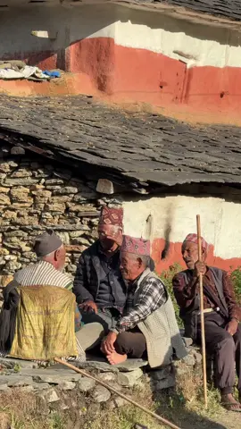 साथी आज हामी आ-आफ्नो काम र जिन्दगी को सुख दुखको हिडाई मा छौं।भोली जिन्दगी रहेछ भने हामी पनि यसरी नै जिन्दगीका तिता मिठा भोगाई हरु एक अर्कालाई सुनाउदै बस्नु पर्छ है।❤️🤗🦋 #childhoodfriends @highlight #promot_local_turisum # #solotraveller #kapid_vlogs #oney_mGr  