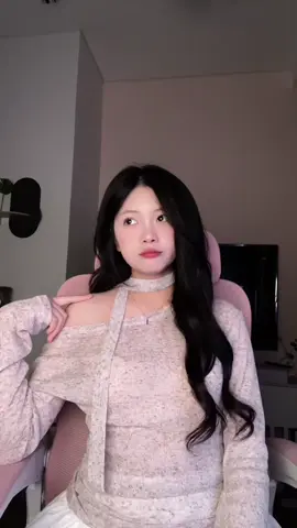 bị ốm rùiii huhu.  ( ốm ai deoo) #miho 