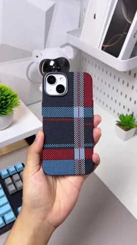 Gak perlu ganti HP, cukup ganti case biar makin estetik ✨ Udah support MagSafe, jadi tetep bisa ngecas cepet tanpa copot case 🤎 #caseiphone #casekeren #caseestetik 