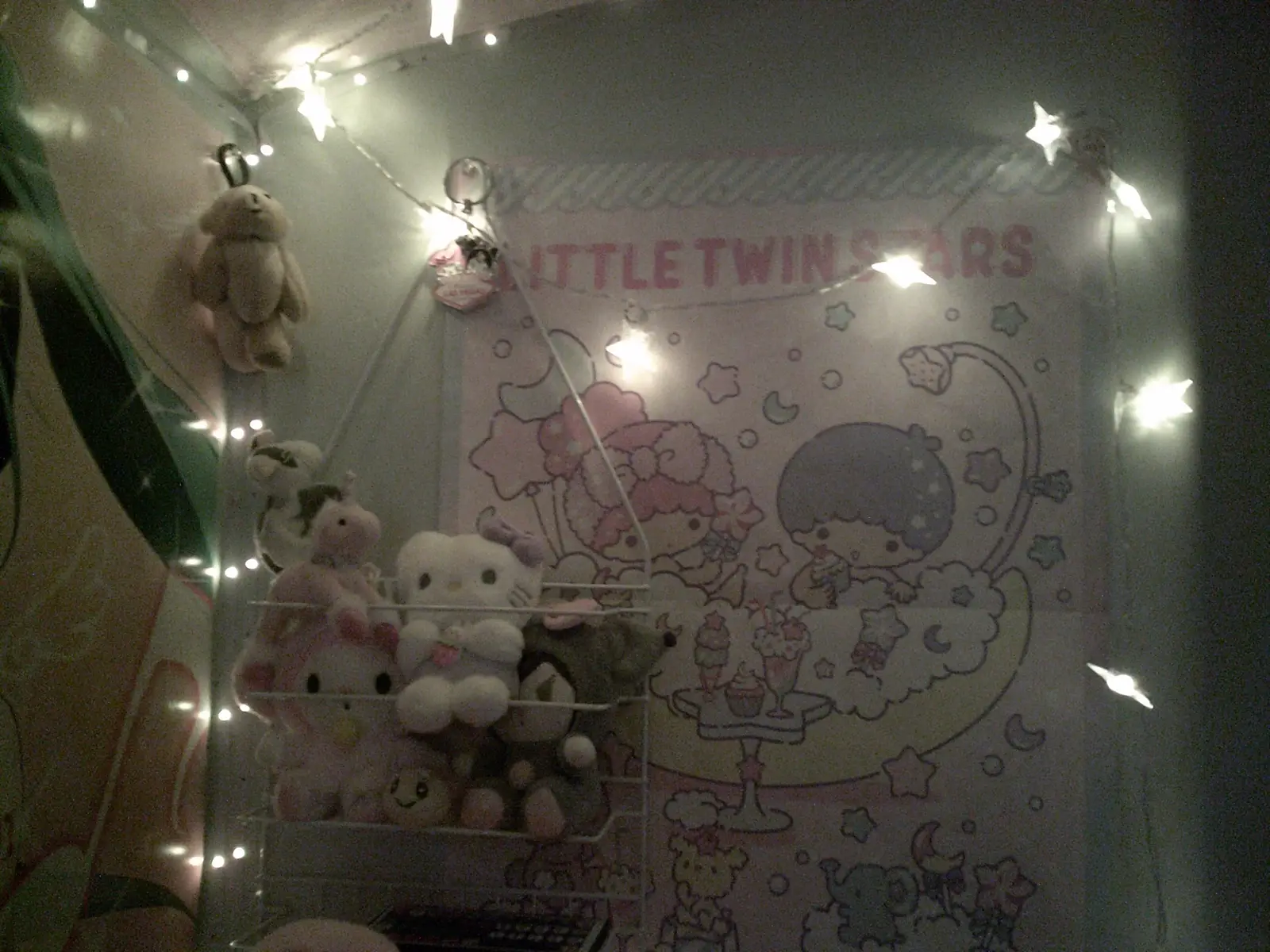 even moreeee old room stuff 😿 #digitalcamera 