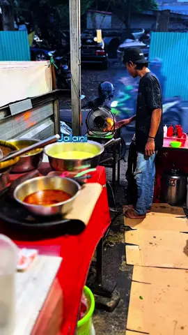 Jangan membenci dirimu sendiri,, karna itu tugas orang lain 