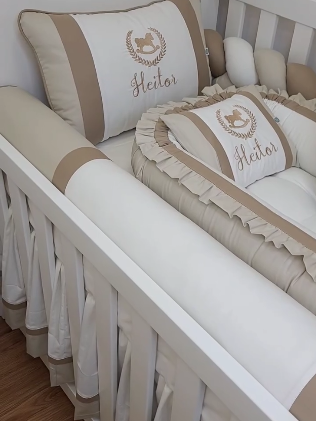 🤎✨ Um enxoval cheio de ternura e elegância! 👶 Nas cores castanho, bege e branco, cada detalhe desse kit foi pensado pra trazer calma, aconchego e muito amor pro quartinho do teu bebé. 🌿💫 📲  849765043  🧵 Feito à mão com todo carinho  — ninho, almofada de amamentação, e protetores de berço  — tudo personalizado com o nome do teu bebé, do jeitinho que sonhaste. 💚 Produzimos sob encomenda e entregamos para todo  🇲🇿 📲 Envia agora uma mensagem e garante o enxoval mais encantador e exclusivo pro teu bebé. 👉 849765043  #enxovaldebebe #personalizadocomamor #fofuradebebeatelier #quartinhodobebe #ninho #almofadadeamamentacao #feitoamorpelasmaos #bordadopersonalizado #mamaemoçambique #enxovalexclusivo #bebeaCaminho #tonsneutros #begeebranco