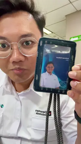 foto idcardnya agak kureng, transisi #bumn ke #danantara  #fyp #foryou #ngantor 