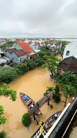 Flooding in Hoi An #flood #hoian #vietnam #rain #fyp 